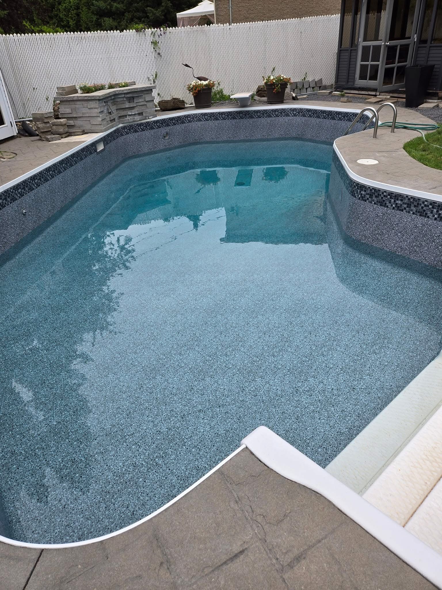 Toile de fond Haut de Gamme Creusée Silverstone - Piscines Bel-Eau